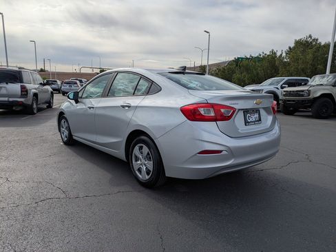 Used 2017 Chevrolet Cruze LS FWD image 6