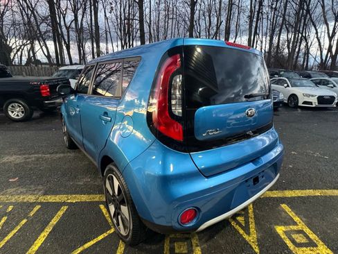 Used 2018 Kia Soul + image 4