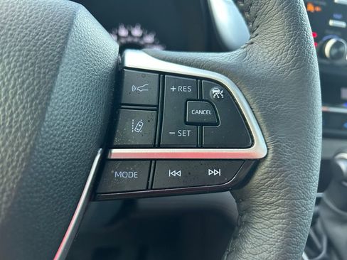 Used 2024 Toyota Sienna XLE image 19