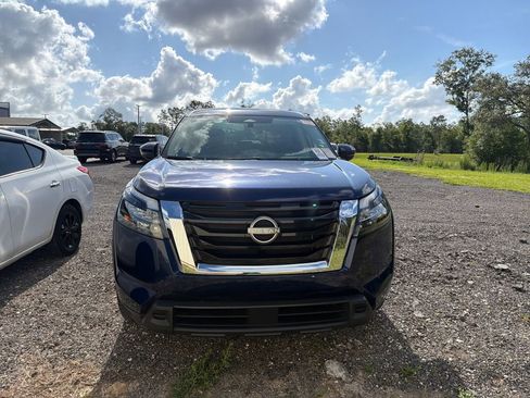 Used 2025 Nissan Pathfinder SV AWD/4WD image 2