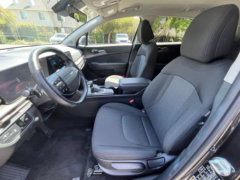 Used 2026 Kia Sportage LX FWD image 27