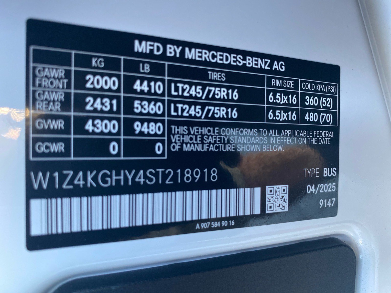 Used 2025 Mercedes-Benz Sprinter 2500 image 23