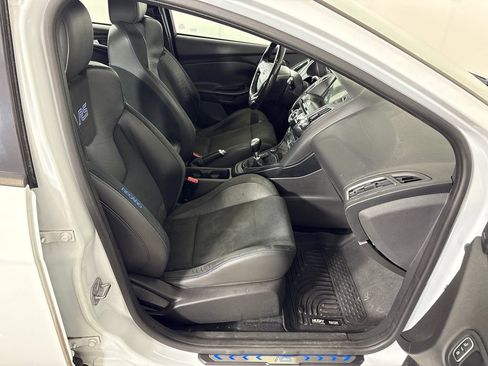 Used 2017 Ford Focus RS AWD/4WD image 6