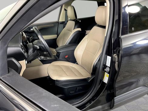 Used 2020 Ford Escape Titanium w/ Titanium Premium Package 2.0 AWD/4WD image 21