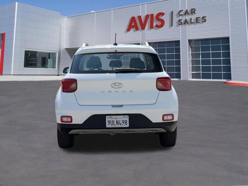 Used 2025 Hyundai Venue SEL FWD image 7