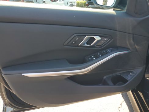 Used 2025 BMW 330i Sedan image 17