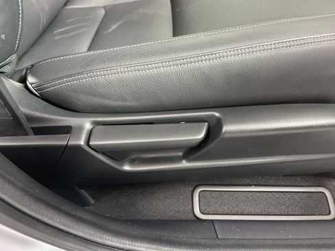 Used 2020 Honda HR-V Touring image 8