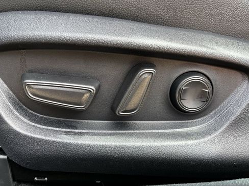 Used 2025 Toyota Camry SE image 23