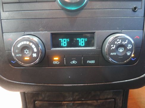 Used 2006 Buick Lucerne CXS w/ Driver Confidence Package image 20