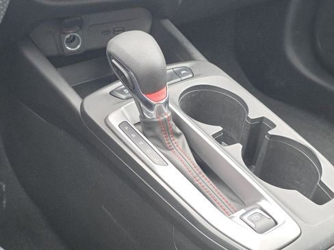 Used 2024 Chevrolet Trax RS w/ Sunroof Package image 10