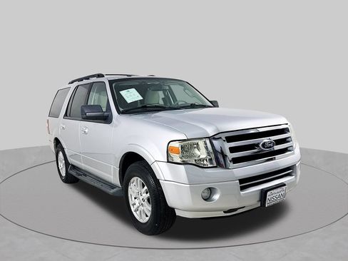 Used 2013 Ford Expedition XLT w/ HD Trailer Tow Pkg RWD image 1