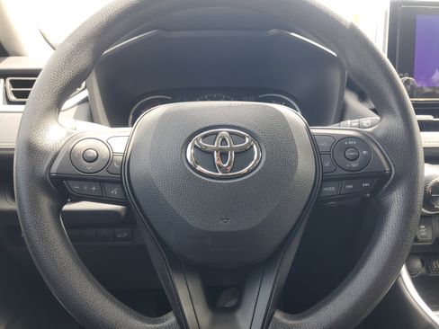 Certified 2025 Toyota RAV4 XLE w/ Convenience Package FWD image 22