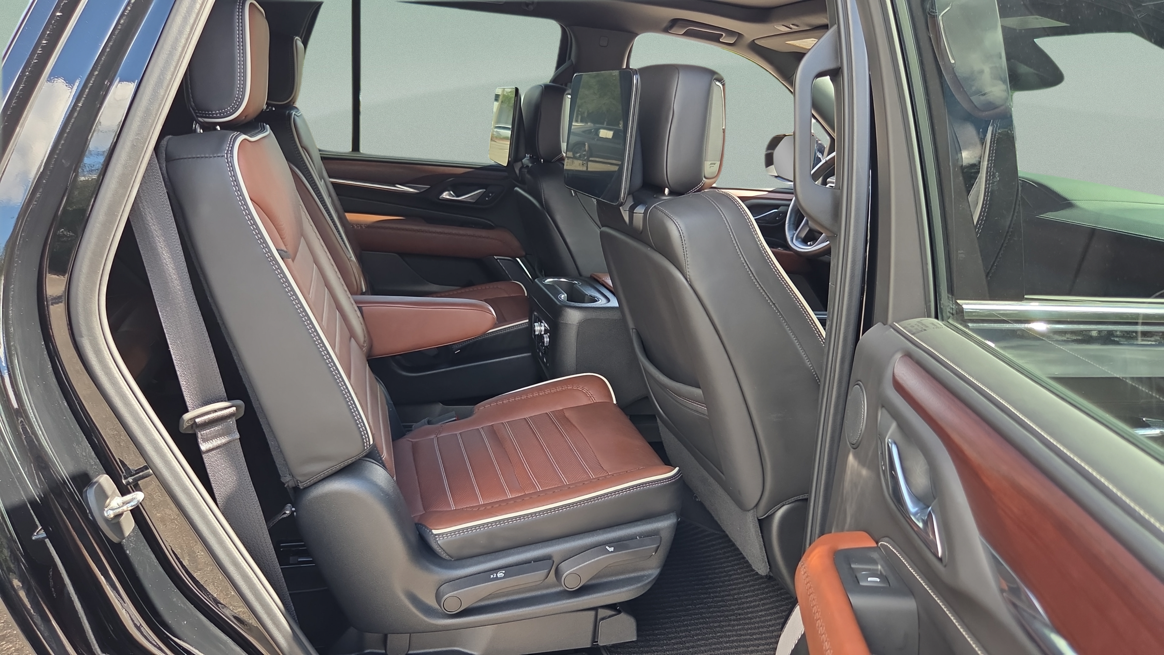 Certified 2023 GMC Yukon Denali Ultimate AWD/4WD image 15