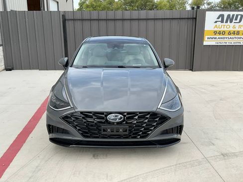 Used 2021 Hyundai Sonata Limited w/ Preferred Accessory Package FWD image 2