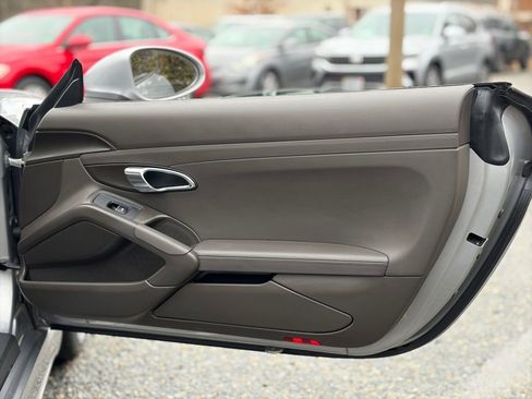 Used 2018 Porsche 718 Cayman S RWD image 27
