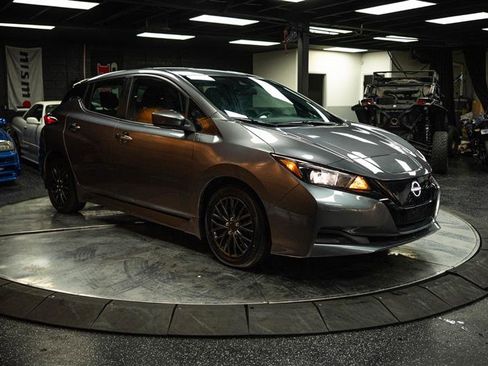Used 2025 Nissan Leaf S image 5