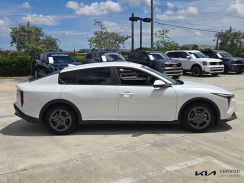 Certified 2025 Kia K4 FWD image 4