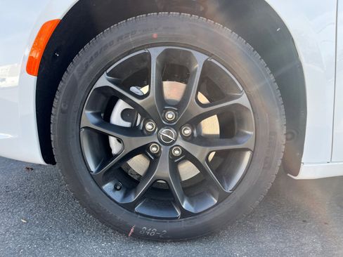 New 2026 Chrysler Pacifica Limited image 10