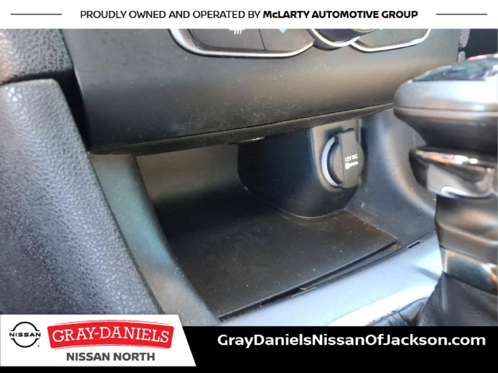 Used 2019 Dodge Charger SXT RWD image 18