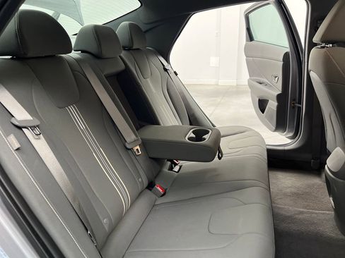 Used 2025 Hyundai Elantra SEL image 16