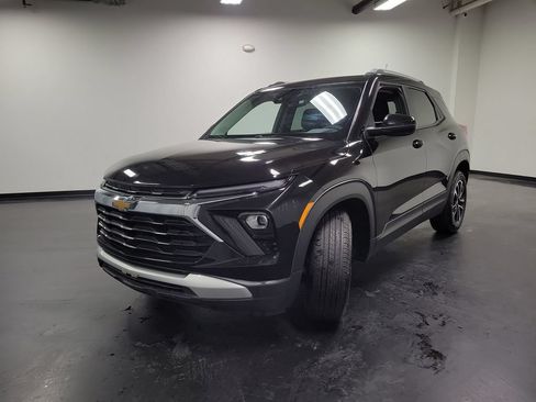 Used 2025 Chevrolet TrailBlazer LT FWD image 4