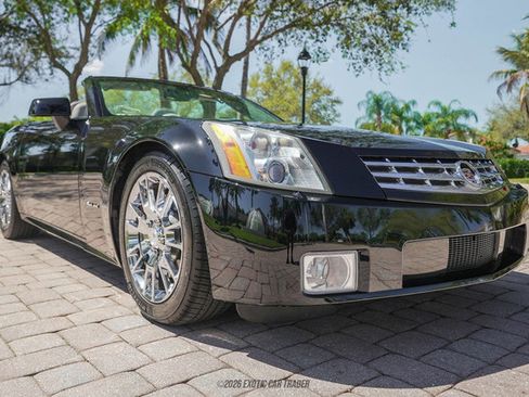 Used 2004 Cadillac XLR image 12