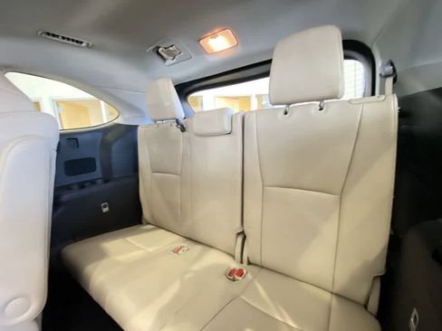 Used 2024 Toyota Highlander Platinum image 26