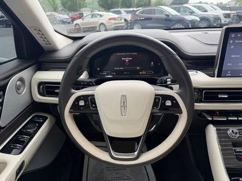 Used 2023 Lincoln Aviator Black Label AWD/4WD image 15