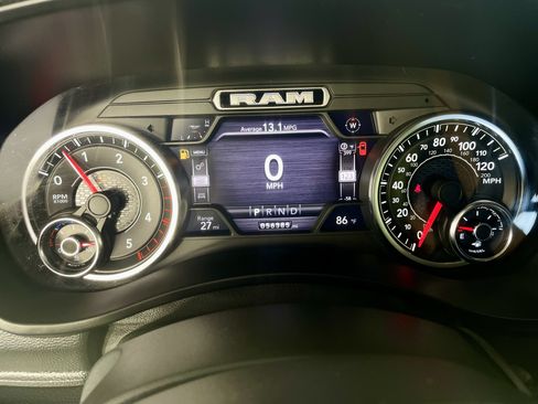 Used 2019 RAM 3500 Laramie AWD/4WD image 17