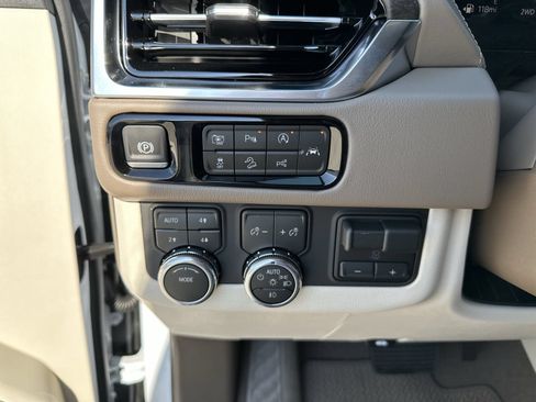 New 2026 GMC Yukon Denali w/ Advanced Technology Package AWD/4WD image 18
