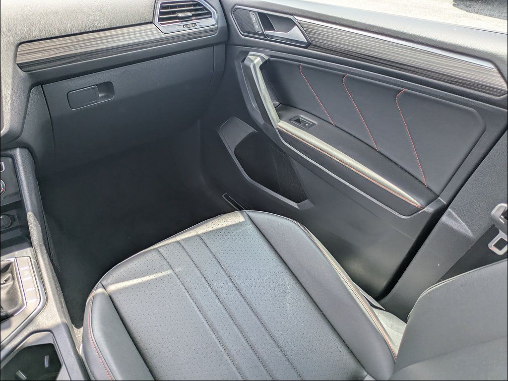 Used 2024 Volkswagen Tiguan Wolfsburg Edition AWD/4WD image 16
