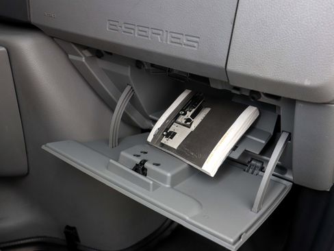 Used 2022 Ford E-350 and Econoline 350 Super Duty w/ Power Windows & Locks Group image 15