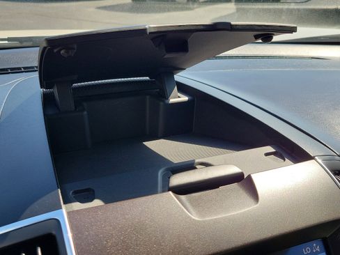 Used 2019 Ford Edge Titanium FWD image 22