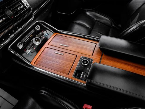 Used 2019 Lincoln Navigator Select w/ Technology Package image 24