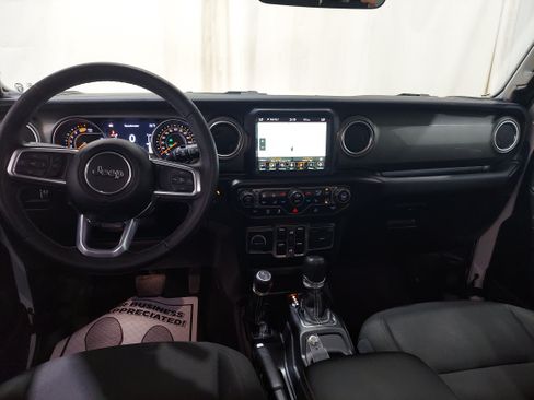 Used 2023 Jeep Wrangler Unlimited Sahara w/ Cold Weather Group AWD/4WD image 9