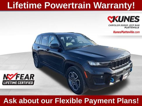 Used 2022 Jeep Grand Cherokee Trailhawk w/ Luxury Tech Group III image 3