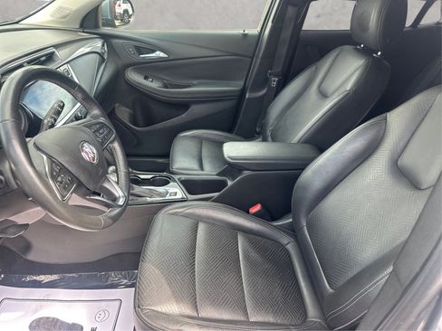 Used 2021 Buick Encore GX Essence w/ Sport Touring Package FWD image 11