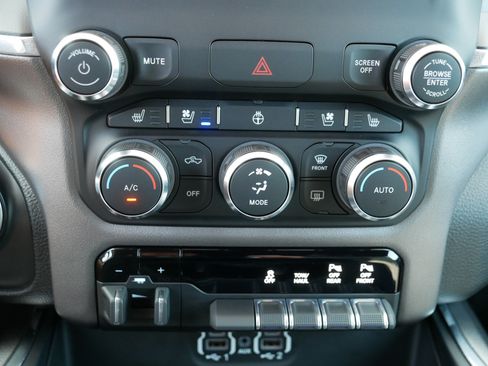Used 2021 RAM 1500 Laramie w/ Sport Appearance Package AWD/4WD image 23