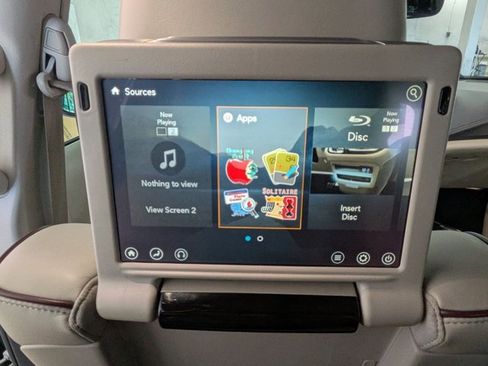 Used 2017 Chrysler Pacifica Limited FWD image 19