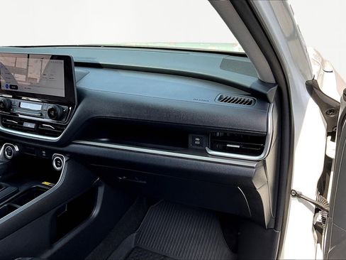 Used 2024 Toyota Grand Highlander XLE image 28