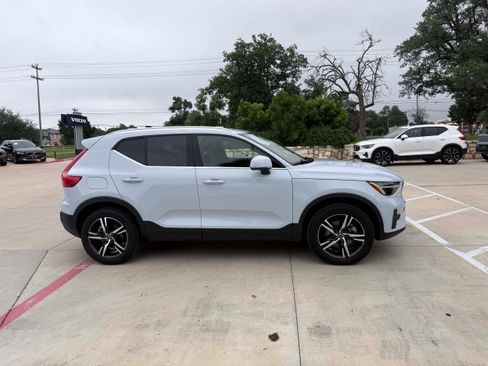 Certified 2025 Volvo XC40 B5 Core AWD/4WD image 7