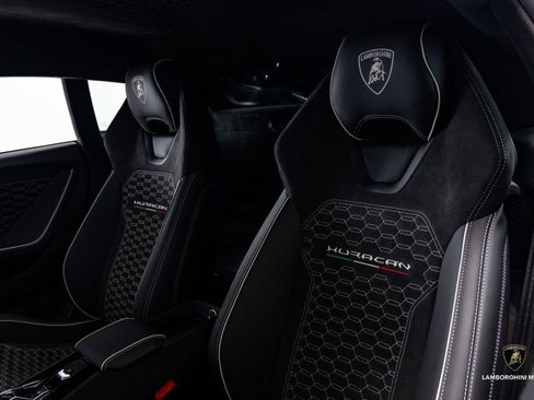 Used 2024 Lamborghini Huracan Sterrato image 34