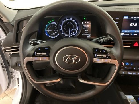 Used 2022 Hyundai Elantra Blue image 12