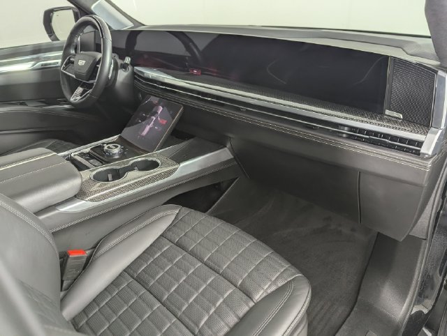 Used 2025 Cadillac Escalade V AWD/4WD image 26