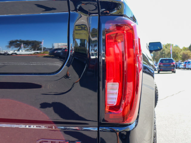 Used 2022 GMC Sierra 1500 AT4 w/ AT4 Carbonpro Edition AWD/4WD image 7