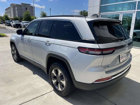 Used 2024 Jeep Grand Cherokee Limited 4xe AWD/4WD image 9