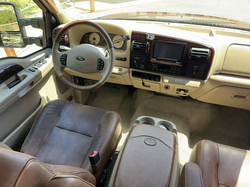 Used 2005 Ford F250 4x4 Crew Cab Super Duty image 5
