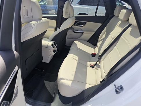 Used 2025 Mercedes-Benz GLC 300 GLC  300 image 24