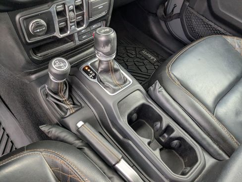 Used 2022 Jeep Wrangler Unlimited Sahara image 15