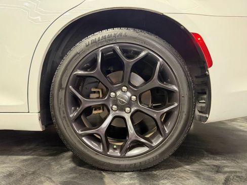 Used 2019 Chrysler 300 Touring w/ Sport Appearance Package RWD image 23